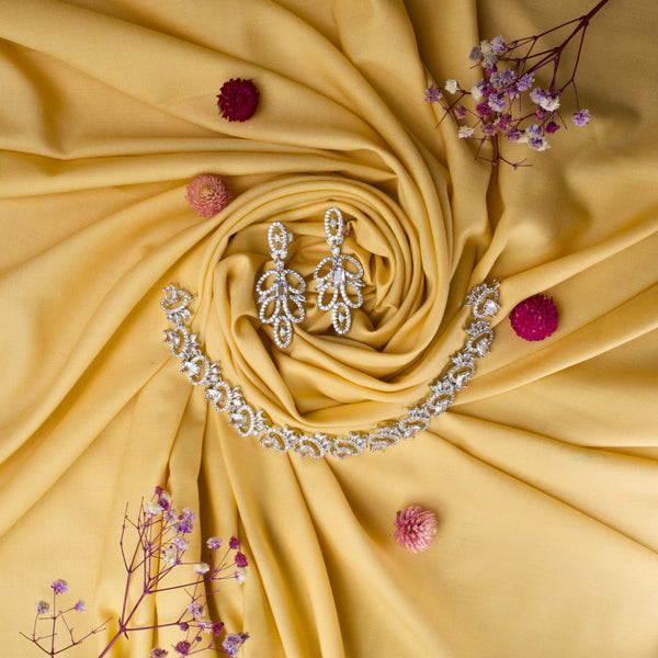 Crown Necklace With Leaf Earrings