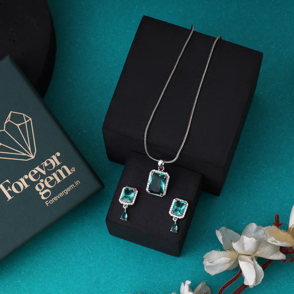 Cubic Pendant Set